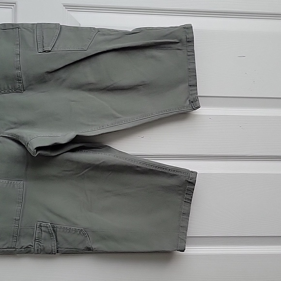 Gloria Vanderbilt All Around Slimmering Effect Skimmer Shorts - Picture 2 of 12